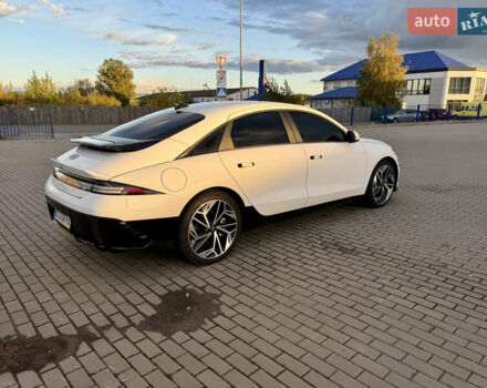 Белый Хендай IONIQ 6, объемом двигателя 0 л и пробегом 49 тыс. км за 25000 $, фото 7 на Automoto.ua