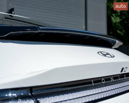 Белый Хендай IONIQ 6, объемом двигателя 0 л и пробегом 4 тыс. км за 25950 $, фото 13 на Automoto.ua