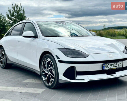 Белый Хендай IONIQ 6, объемом двигателя 0 л и пробегом 50 тыс. км за 25700 $, фото 2 на Automoto.ua