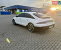 Белый Хендай IONIQ 6, объемом двигателя 0 л и пробегом 49 тыс. км за 25000 $, фото 6 на Automoto.ua