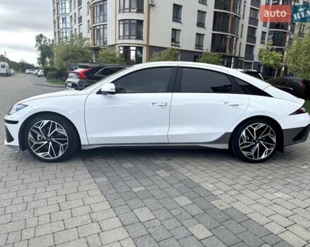 Белый Хендай IONIQ 6, объемом двигателя 0 л и пробегом 7 тыс. км за 32600 $, фото 50 на Automoto.ua