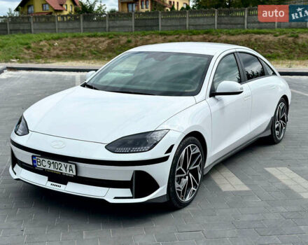 Белый Хендай IONIQ 6, объемом двигателя 0 л и пробегом 50 тыс. км за 25700 $, фото 7 на Automoto.ua