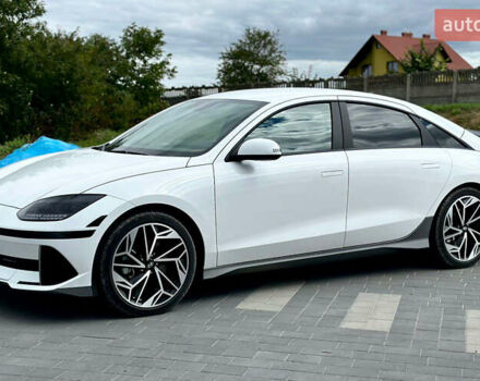 Белый Хендай IONIQ 6, объемом двигателя 0 л и пробегом 50 тыс. км за 25700 $, фото 6 на Automoto.ua