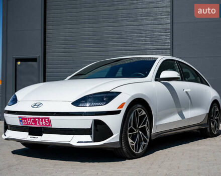 Белый Хендай IONIQ 6, объемом двигателя 0 л и пробегом 4 тыс. км за 25950 $, фото 3 на Automoto.ua