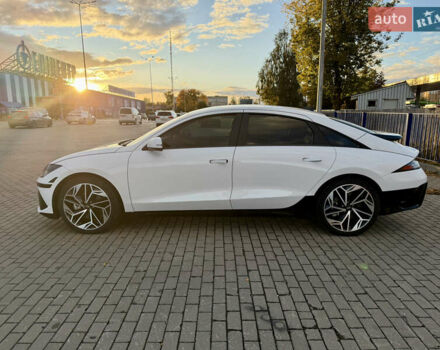 Белый Хендай IONIQ 6, объемом двигателя 0 л и пробегом 49 тыс. км за 25000 $, фото 4 на Automoto.ua