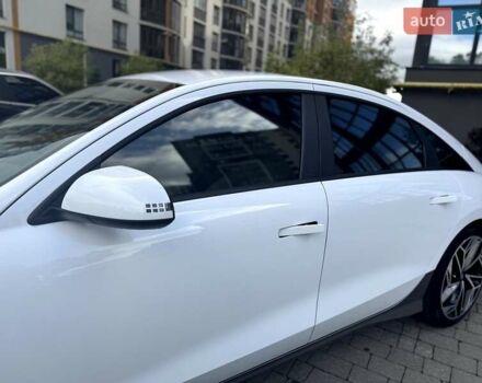Белый Хендай IONIQ 6, объемом двигателя 0 л и пробегом 7 тыс. км за 32600 $, фото 58 на Automoto.ua