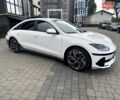 Белый Хендай IONIQ 6, объемом двигателя 0 л и пробегом 7 тыс. км за 32600 $, фото 5 на Automoto.ua