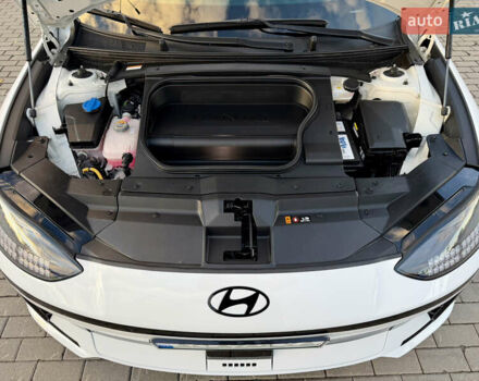 Белый Хендай IONIQ 6, объемом двигателя 0 л и пробегом 49 тыс. км за 25000 $, фото 13 на Automoto.ua