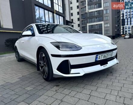 Белый Хендай IONIQ 6, объемом двигателя 0 л и пробегом 7 тыс. км за 32600 $, фото 3 на Automoto.ua