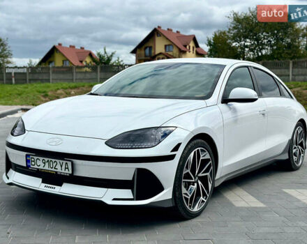 Белый Хендай IONIQ 6, объемом двигателя 0 л и пробегом 50 тыс. км за 25700 $, фото 1 на Automoto.ua