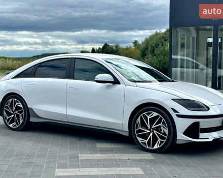 Белый Хендай IONIQ 6, объемом двигателя 0 л и пробегом 50 тыс. км за 25700 $, фото 3 на Automoto.ua