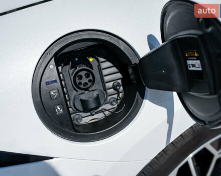 Белый Хендай IONIQ 6, объемом двигателя 0 л и пробегом 4 тыс. км за 25950 $, фото 26 на Automoto.ua