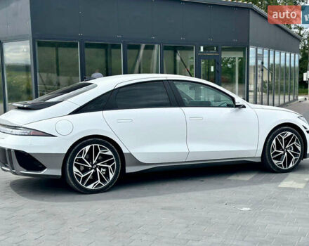 Белый Хендай IONIQ 6, объемом двигателя 0 л и пробегом 50 тыс. км за 25700 $, фото 10 на Automoto.ua