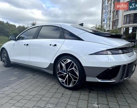 Белый Хендай IONIQ 6, объемом двигателя 0 л и пробегом 7 тыс. км за 32600 $, фото 56 на Automoto.ua