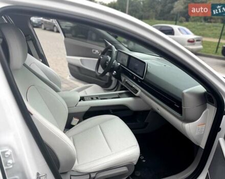 Белый Хендай IONIQ 6, объемом двигателя 0 л и пробегом 7 тыс. км за 32600 $, фото 33 на Automoto.ua