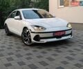 Белый Хендай IONIQ 6, объемом двигателя 0 л и пробегом 37 тыс. км за 22900 $, фото 1 на Automoto.ua