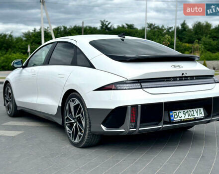 Белый Хендай IONIQ 6, объемом двигателя 0 л и пробегом 50 тыс. км за 25700 $, фото 14 на Automoto.ua