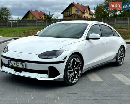Белый Хендай IONIQ 6, объемом двигателя 0 л и пробегом 50 тыс. км за 25700 $, фото 4 на Automoto.ua
