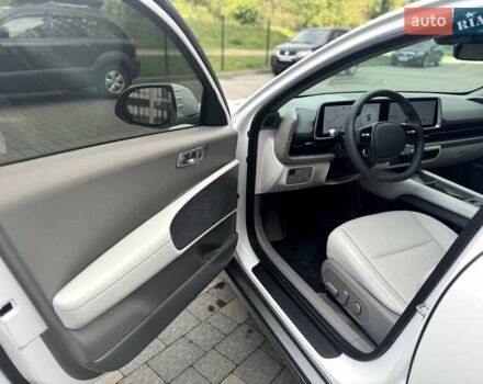 Белый Хендай IONIQ 6, объемом двигателя 0 л и пробегом 7 тыс. км за 32600 $, фото 26 на Automoto.ua