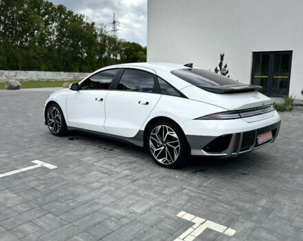 Белый Хендай IONIQ 6, объемом двигателя 0 л и пробегом 10 тыс. км за 25500 $, фото 8 на Automoto.ua
