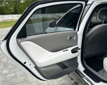 Белый Хендай IONIQ 6, объемом двигателя 0 л и пробегом 10 тыс. км за 25500 $, фото 21 на Automoto.ua