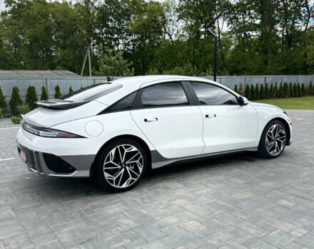 Белый Хендай IONIQ 6, объемом двигателя 0 л и пробегом 10 тыс. км за 25500 $, фото 4 на Automoto.ua