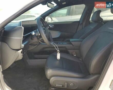Белый Хендай IONIQ 6, объемом двигателя 0 л и пробегом 10 тыс. км за 11200 $, фото 5 на Automoto.ua