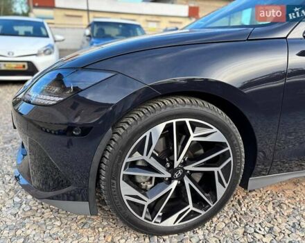 Черный Хендай IONIQ 6, объемом двигателя 0 л и пробегом 14 тыс. км за 34999 $, фото 2 на Automoto.ua