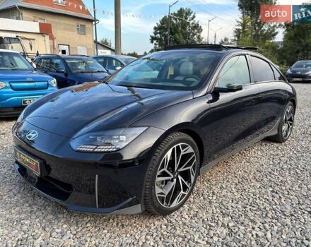 Черный Хендай IONIQ 6, объемом двигателя 0 л и пробегом 14 тыс. км за 34999 $, фото 3 на Automoto.ua