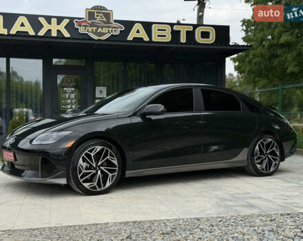 Черный Хендай IONIQ 6, объемом двигателя 0 л и пробегом 4 тыс. км за 28999 $, фото 1 на Automoto.ua