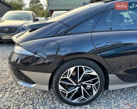 Черный Хендай IONIQ 6, объемом двигателя 0 л и пробегом 14 тыс. км за 34999 $, фото 12 на Automoto.ua