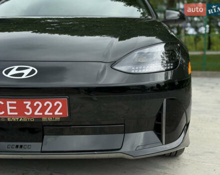 Черный Хендай IONIQ 6, объемом двигателя 0 л и пробегом 4 тыс. км за 28999 $, фото 5 на Automoto.ua