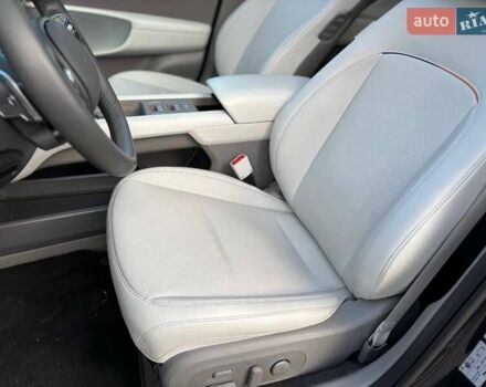 Черный Хендай IONIQ 6, объемом двигателя 0 л и пробегом 14 тыс. км за 34999 $, фото 20 на Automoto.ua