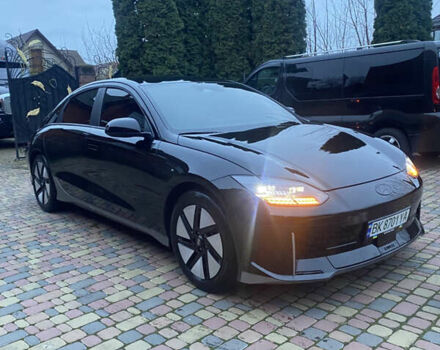Черный Хендай IONIQ 6, объемом двигателя 0 л и пробегом 22 тыс. км за 27000 $, фото 4 на Automoto.ua