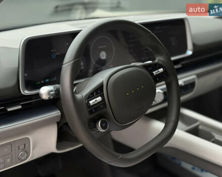 Черный Хендай IONIQ 6, объемом двигателя 0 л и пробегом 4 тыс. км за 28999 $, фото 10 на Automoto.ua