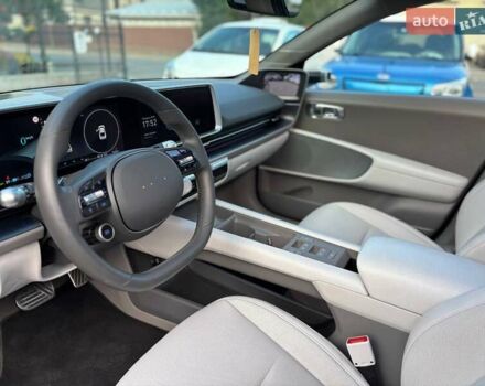 Черный Хендай IONIQ 6, объемом двигателя 0 л и пробегом 14 тыс. км за 34999 $, фото 18 на Automoto.ua