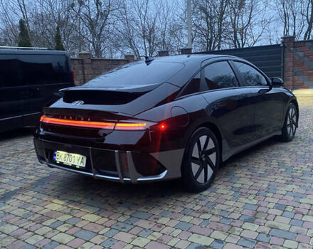Черный Хендай IONIQ 6, объемом двигателя 0 л и пробегом 22 тыс. км за 27000 $, фото 3 на Automoto.ua