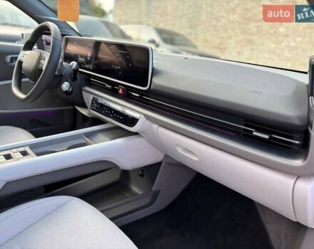 Черный Хендай IONIQ 6, объемом двигателя 0 л и пробегом 14 тыс. км за 34999 $, фото 46 на Automoto.ua