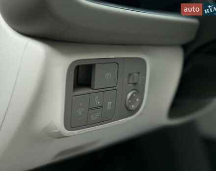 Черный Хендай IONIQ 6, объемом двигателя 0 л и пробегом 4 тыс. км за 28999 $, фото 12 на Automoto.ua