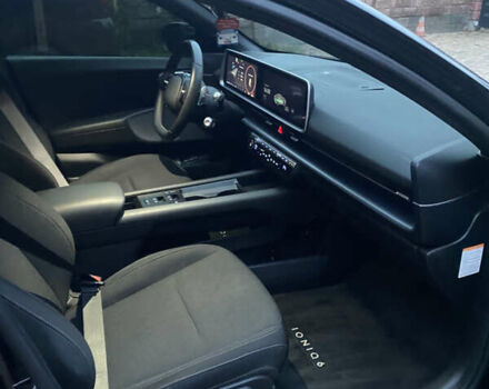 Черный Хендай IONIQ 6, объемом двигателя 0 л и пробегом 22 тыс. км за 27000 $, фото 5 на Automoto.ua