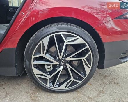 Красный Хендай IONIQ 6, объемом двигателя 0 л и пробегом 31 тыс. км за 30000 $, фото 22 на Automoto.ua