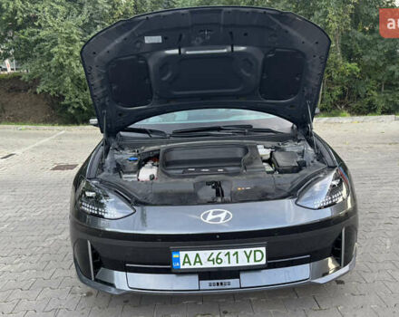 Серый Хендай IONIQ 6, объемом двигателя 0 л и пробегом 41 тыс. км за 32000 $, фото 2 на Automoto.ua