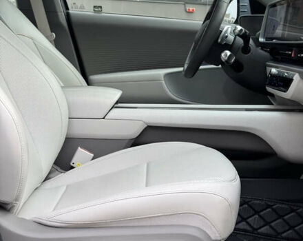 Серый Хендай IONIQ 6, объемом двигателя 0 л и пробегом 32 тыс. км за 26500 $, фото 39 на Automoto.ua