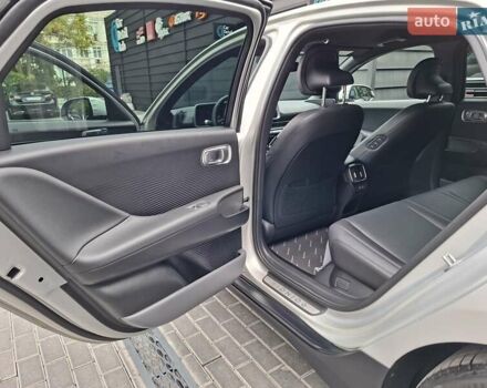 Серый Хендай IONIQ 6, объемом двигателя 0 л и пробегом 17 тыс. км за 35900 $, фото 17 на Automoto.ua