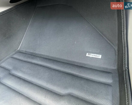 Серый Хендай IONIQ 6, объемом двигателя 0 л и пробегом 41 тыс. км за 28450 $, фото 88 на Automoto.ua