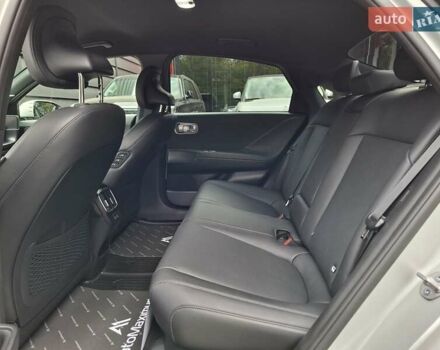 Серый Хендай IONIQ 6, объемом двигателя 0 л и пробегом 17 тыс. км за 35900 $, фото 18 на Automoto.ua