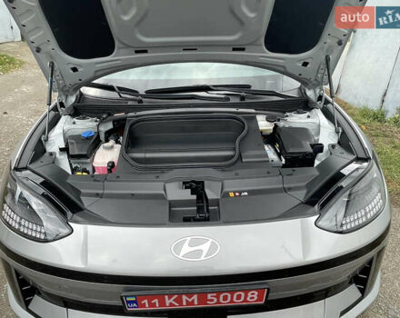Серый Хендай IONIQ 6, объемом двигателя 0 л и пробегом 36 тыс. км за 24500 $, фото 13 на Automoto.ua