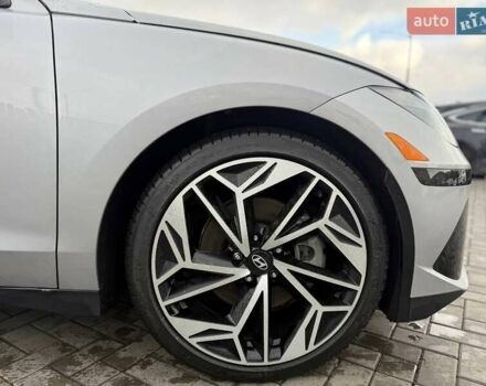 Серый Хендай IONIQ 6, объемом двигателя 0 л и пробегом 65 тыс. км за 18900 $, фото 6 на Automoto.ua