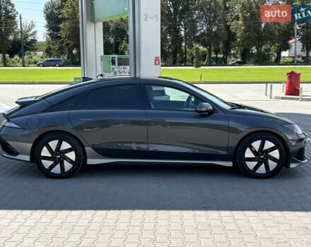 Серый Хендай IONIQ 6, объемом двигателя 0 л и пробегом 9 тыс. км за 31700 $, фото 4 на Automoto.ua