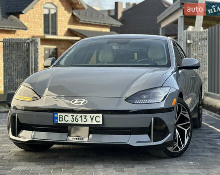 Серый Хендай IONIQ 6, объемом двигателя 0 л и пробегом 41 тыс. км за 28450 $, фото 18 на Automoto.ua